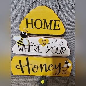 Charming Yellow and White Bee-Themed Wall Decor